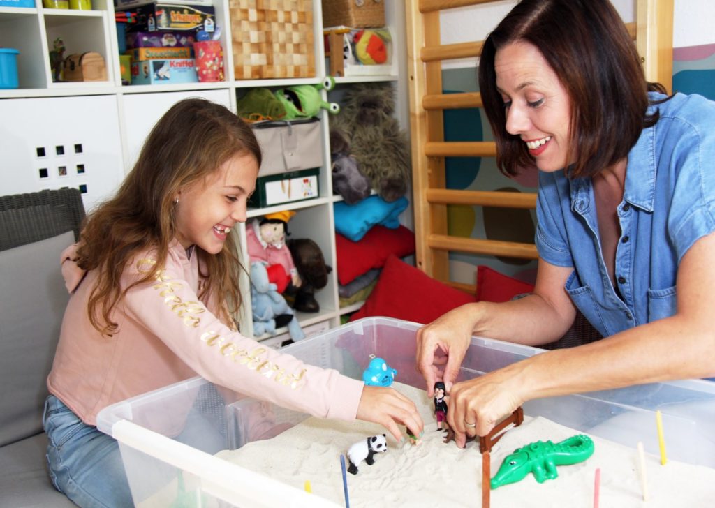 Kinderorientierte Familientherapie (KOF-Sandspieltherapie)